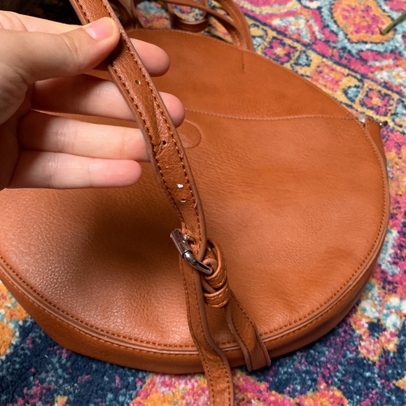 Brown Faux Leather Circular Purse!! - Picture 6 of 6